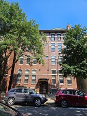924 W Dakin Street 1, Chicago, IL 60613