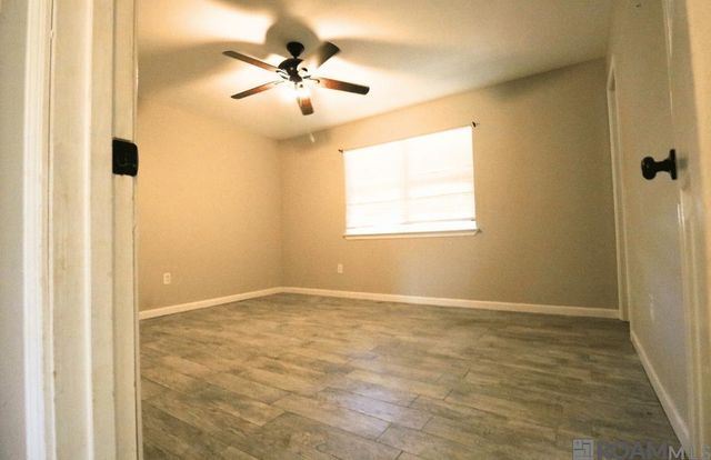 26148 Fallen Oaks Dr, Denham Springs, LA 70726