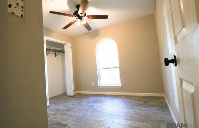 26148 Fallen Oaks Dr, Denham Springs, LA 70726