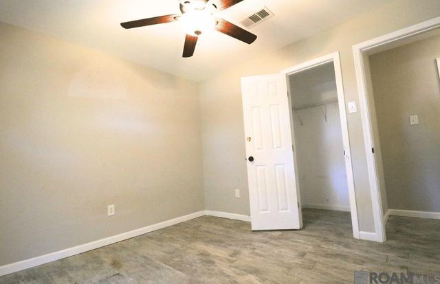 26148 Fallen Oaks Dr, Denham Springs, LA 70726