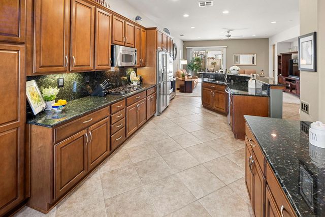 2152 Xavier Ln, Roseville, CA 95747