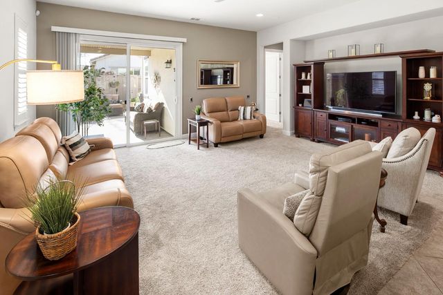 2152 Xavier Ln, Roseville, CA 95747