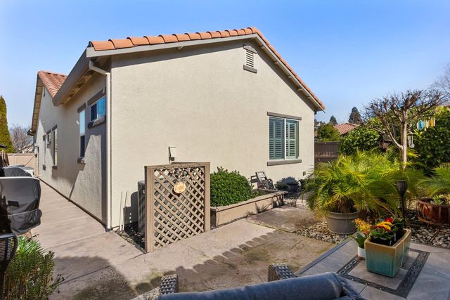 2152 Xavier Ln, Roseville, CA 95747