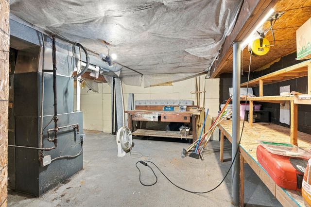 7117 Twana Drive, Urbandale, IA 50322