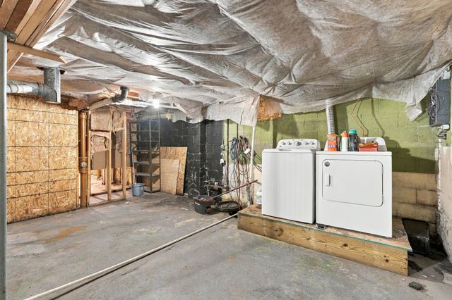 7117 Twana Drive, Urbandale, IA 50322