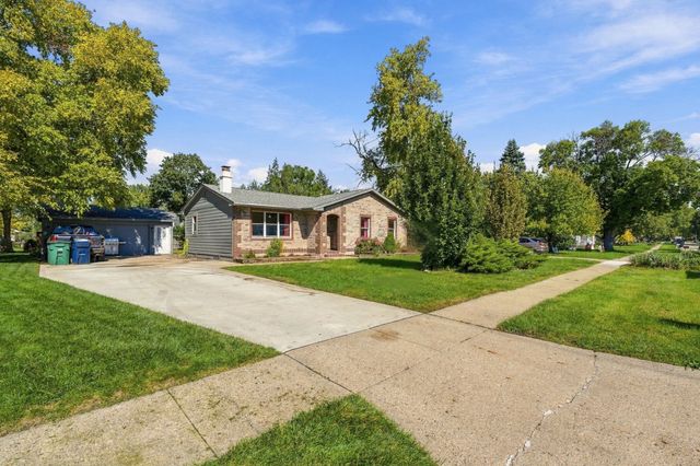 7117 Twana Drive, Urbandale, IA 50322