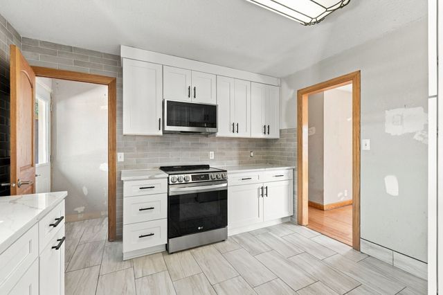 7117 Twana Drive, Urbandale, IA 50322