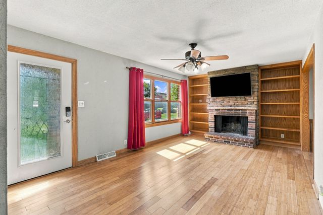 7117 Twana Drive, Urbandale, IA 50322