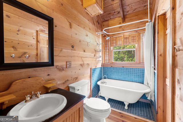 966 Wahoo Creek Road, Murrayville, GA 30564