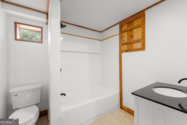 966 Wahoo Creek Road, Murrayville, GA 30564