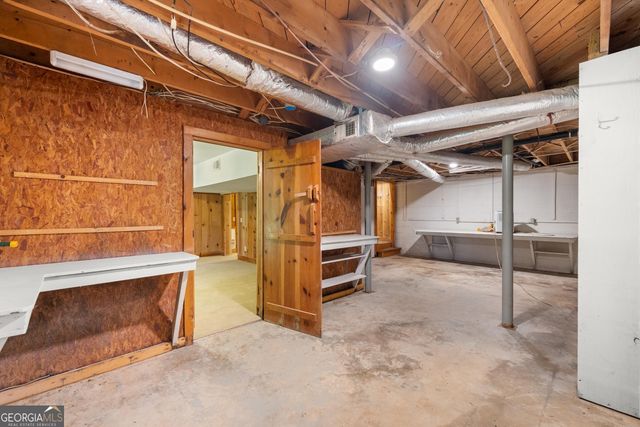 966 Wahoo Creek Road, Murrayville, GA 30564