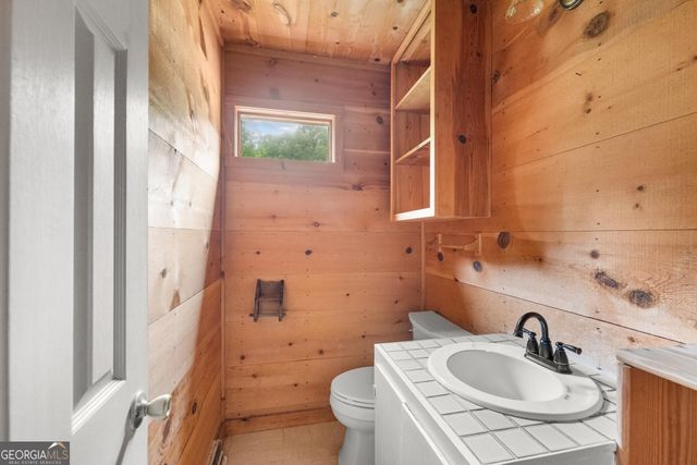 966 Wahoo Creek Road, Murrayville, GA 30564