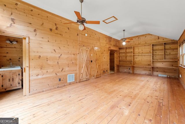 966 Wahoo Creek Road, Murrayville, GA 30564