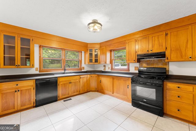 966 Wahoo Creek Road, Murrayville, GA 30564