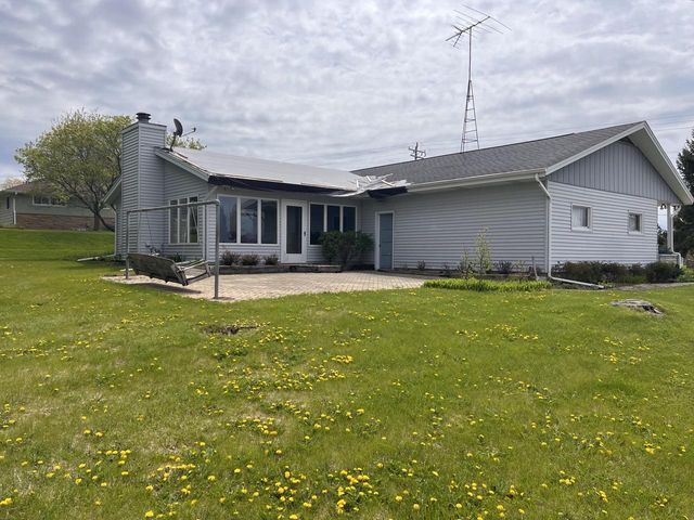 W2428 County Road O, Oconomowoc, WI 53066
