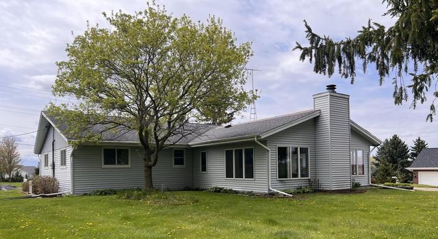 W2428 County Road O, Oconomowoc, WI 53066