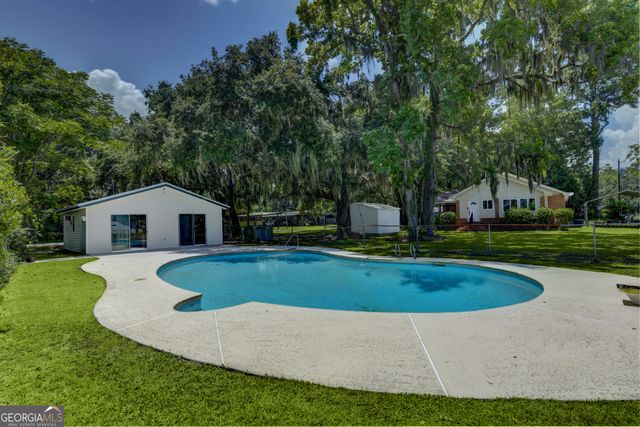 77 Sutton Court, Woodbine, GA 31569