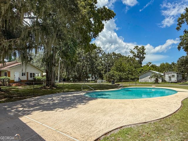 77 Sutton Court, Woodbine, GA 31569