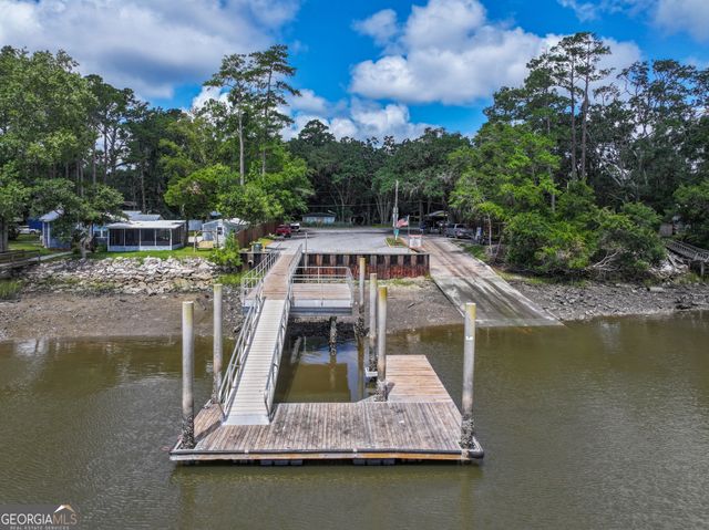 77 Sutton Court, Woodbine, GA 31569