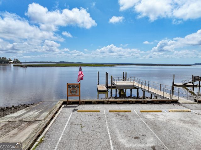 77 Sutton Court, Woodbine, GA 31569