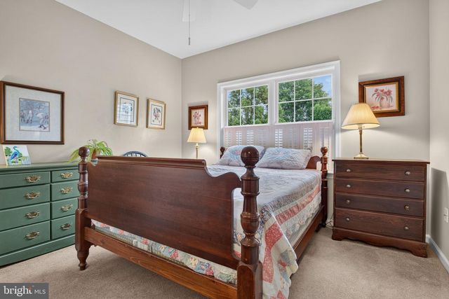 804 SHORE LANDING DR, Lebanon, PA 17046