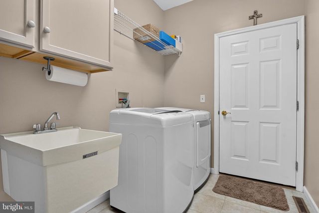 804 SHORE LANDING DR, Lebanon, PA 17046