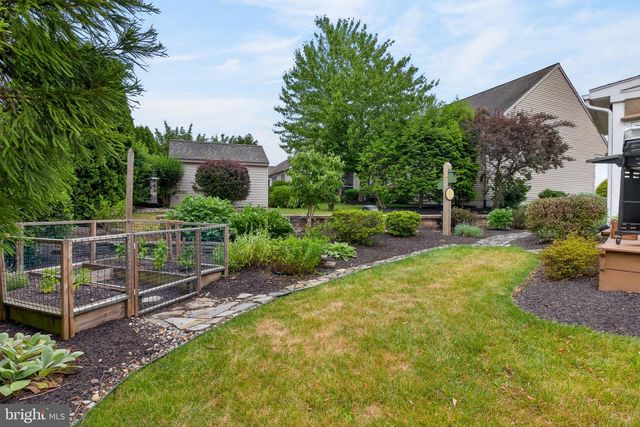 804 SHORE LANDING DR, Lebanon, PA 17046