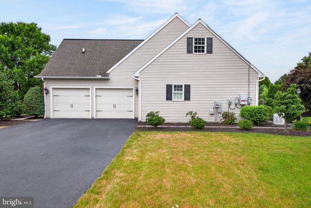 804 SHORE LANDING DR, Lebanon, PA 17046