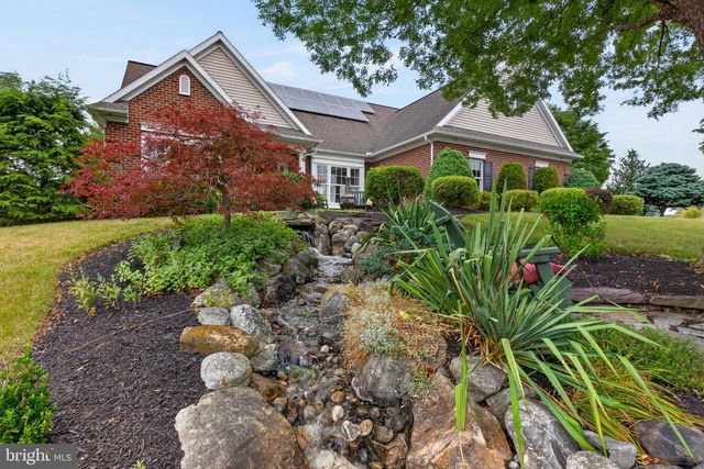 804 SHORE LANDING DR, Lebanon, PA 17046