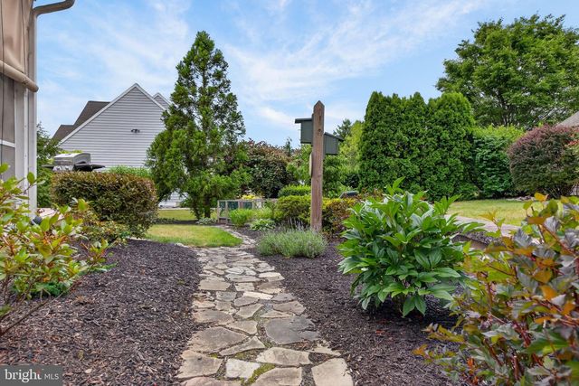 804 SHORE LANDING DR, Lebanon, PA 17046