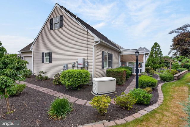 804 SHORE LANDING DR, Lebanon, PA 17046