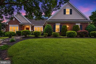804 SHORE LANDING DR, Lebanon, PA 17046