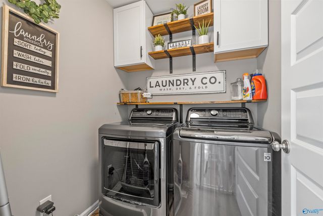 361 Willow Bank Circle, Decatur, AL 35603