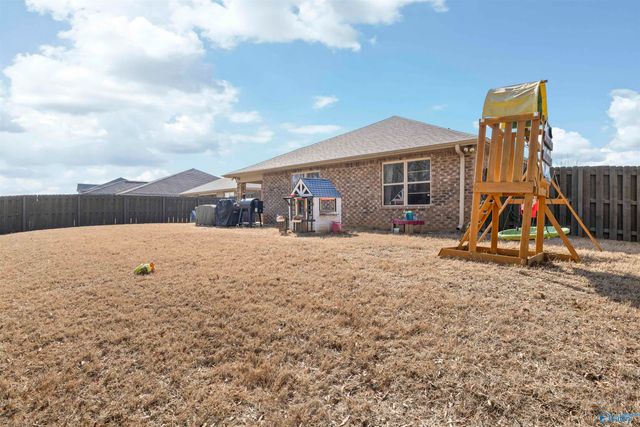 361 Willow Bank Circle, Decatur, AL 35603