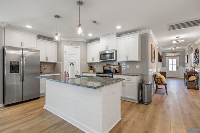 361 Willow Bank Circle, Decatur, AL 35603