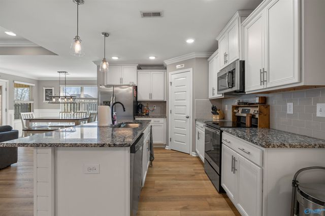 361 Willow Bank Circle, Decatur, AL 35603