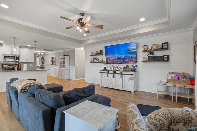 361 Willow Bank Circle, Decatur, AL 35603