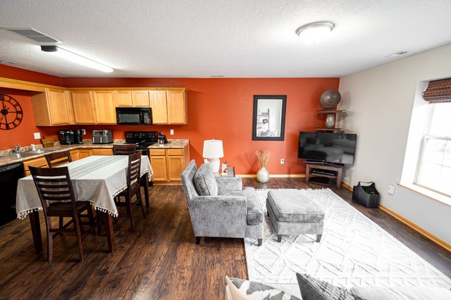 324 NE Sandalwood None, Waukee, IA 50263