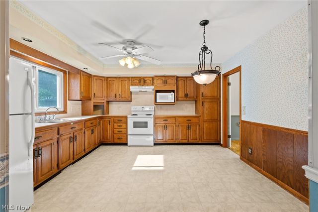 3112 Englewood Drive, Silver Lake, OH 44224