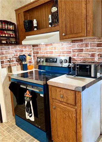 6910 Greenfield Road, Blackshear, GA 31516