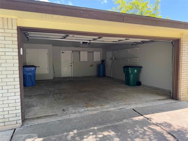606 Brookhollow DR, Pflugerville, TX 78660