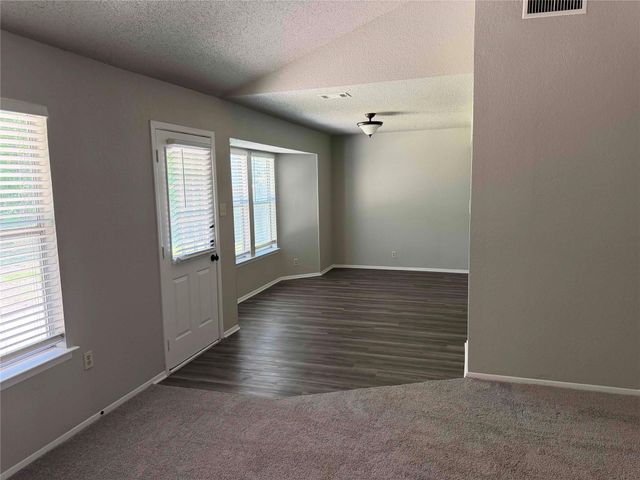 606 Brookhollow DR, Pflugerville, TX 78660