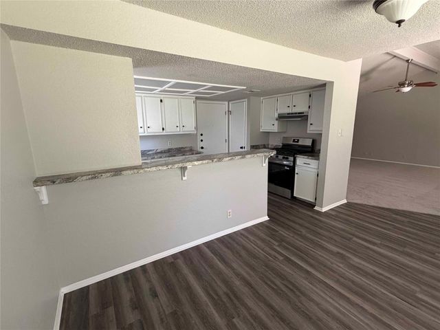 606 Brookhollow DR, Pflugerville, TX 78660
