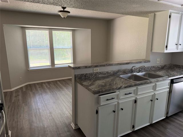 606 Brookhollow DR, Pflugerville, TX 78660