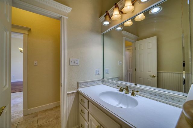 1617 NE 35th St, Lawton, OK 73507