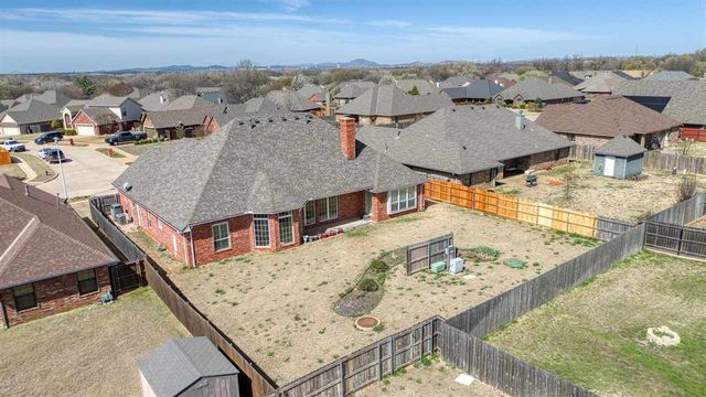 1617 NE 35th St, Lawton, OK 73507