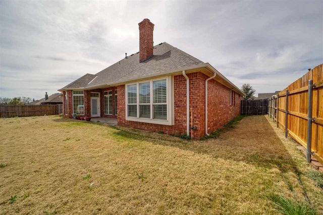 1617 NE 35th St, Lawton, OK 73507