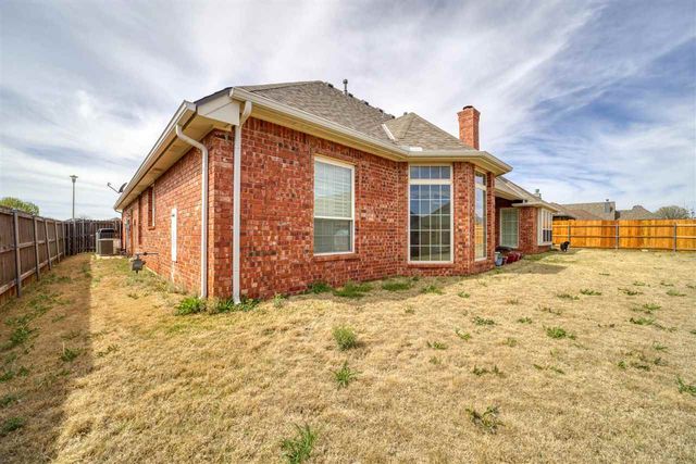 1617 NE 35th St, Lawton, OK 73507