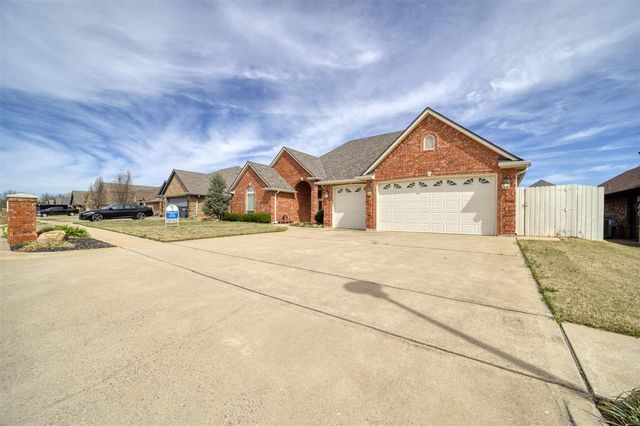 1617 NE 35th St, Lawton, OK 73507