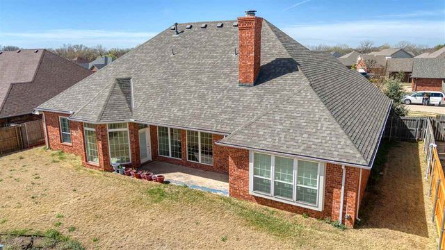 1617 NE 35th St, Lawton, OK 73507